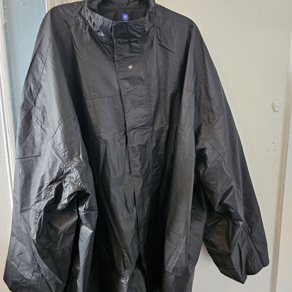 GAP Men's Black Raincoat